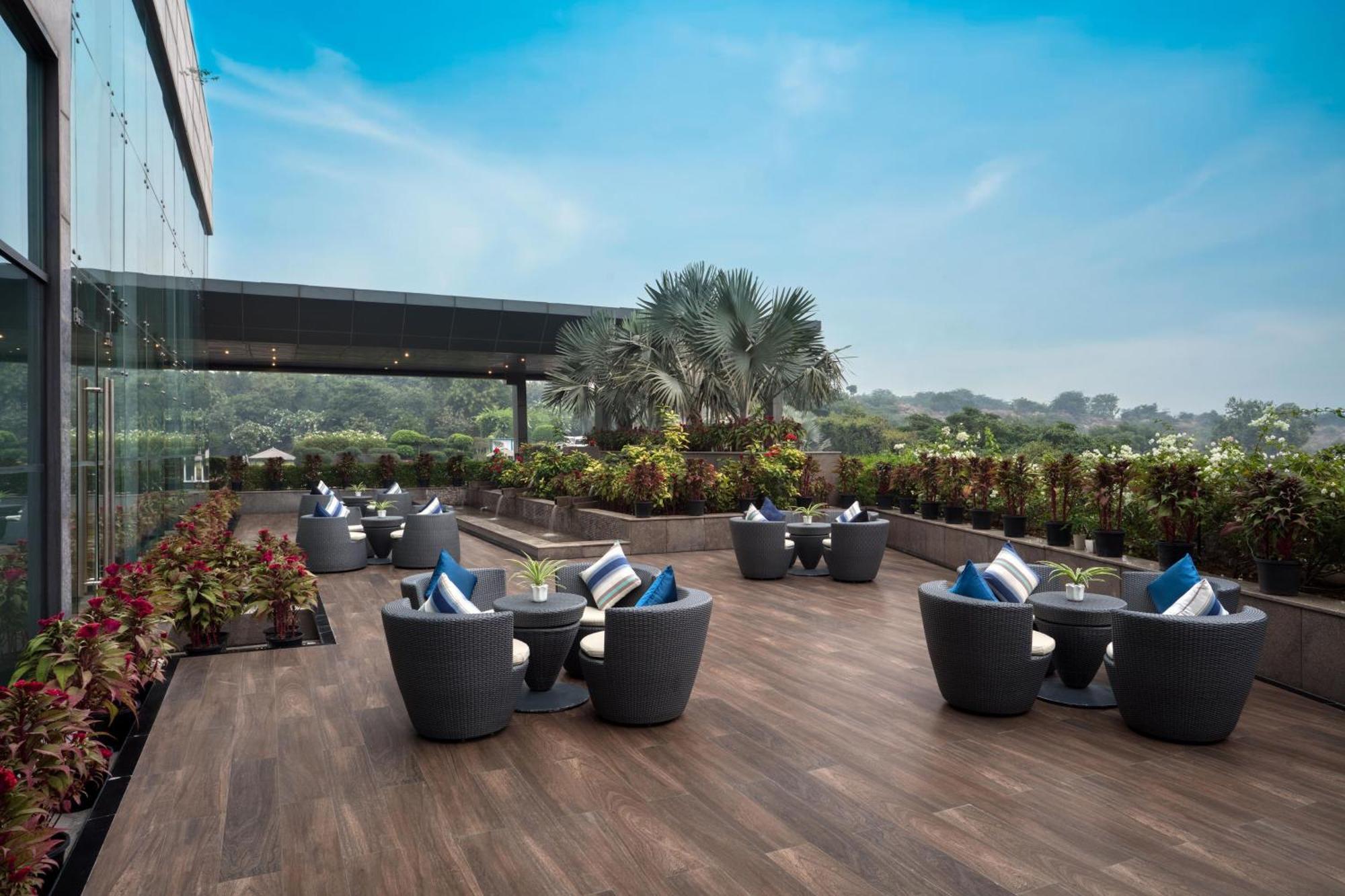 Le Meridien Gurgaon, Delhi NCR Exterior foto
