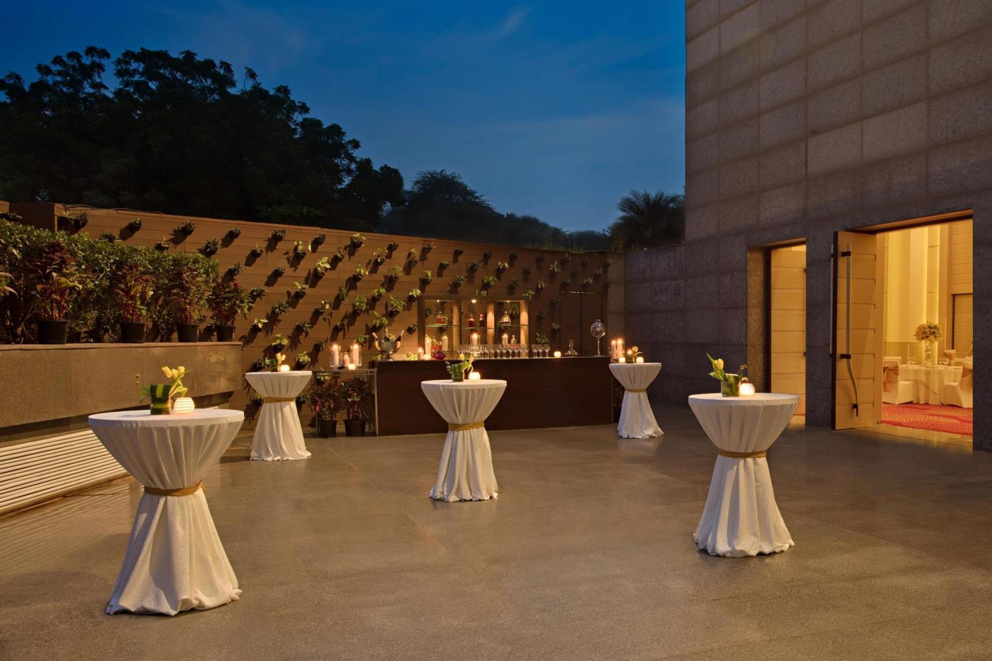 Le Meridien Gurgaon, Delhi NCR Exterior foto