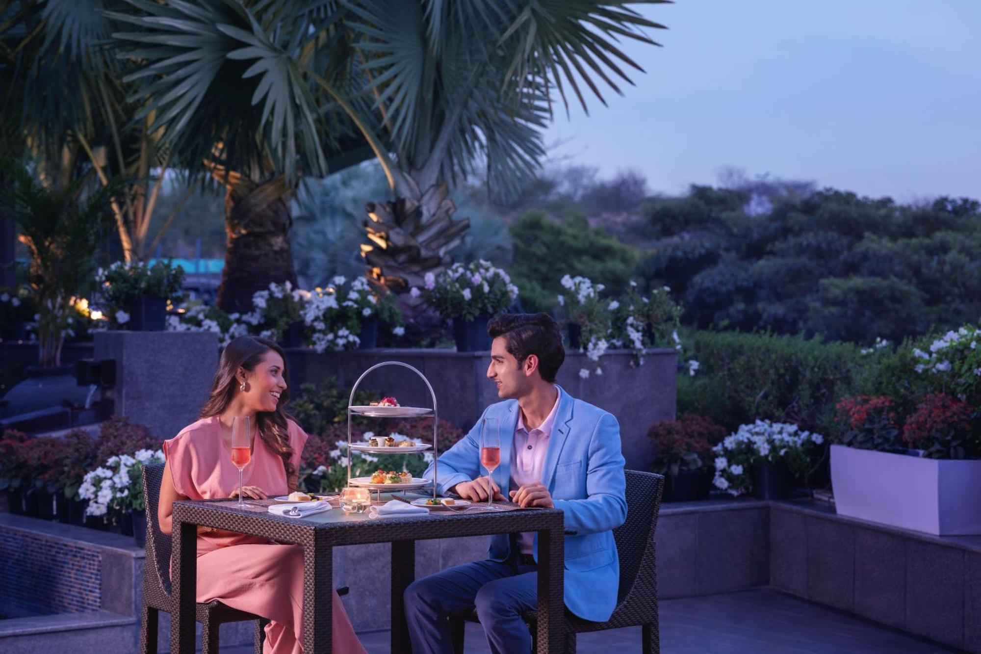 Le Meridien Gurgaon, Delhi NCR Exterior foto