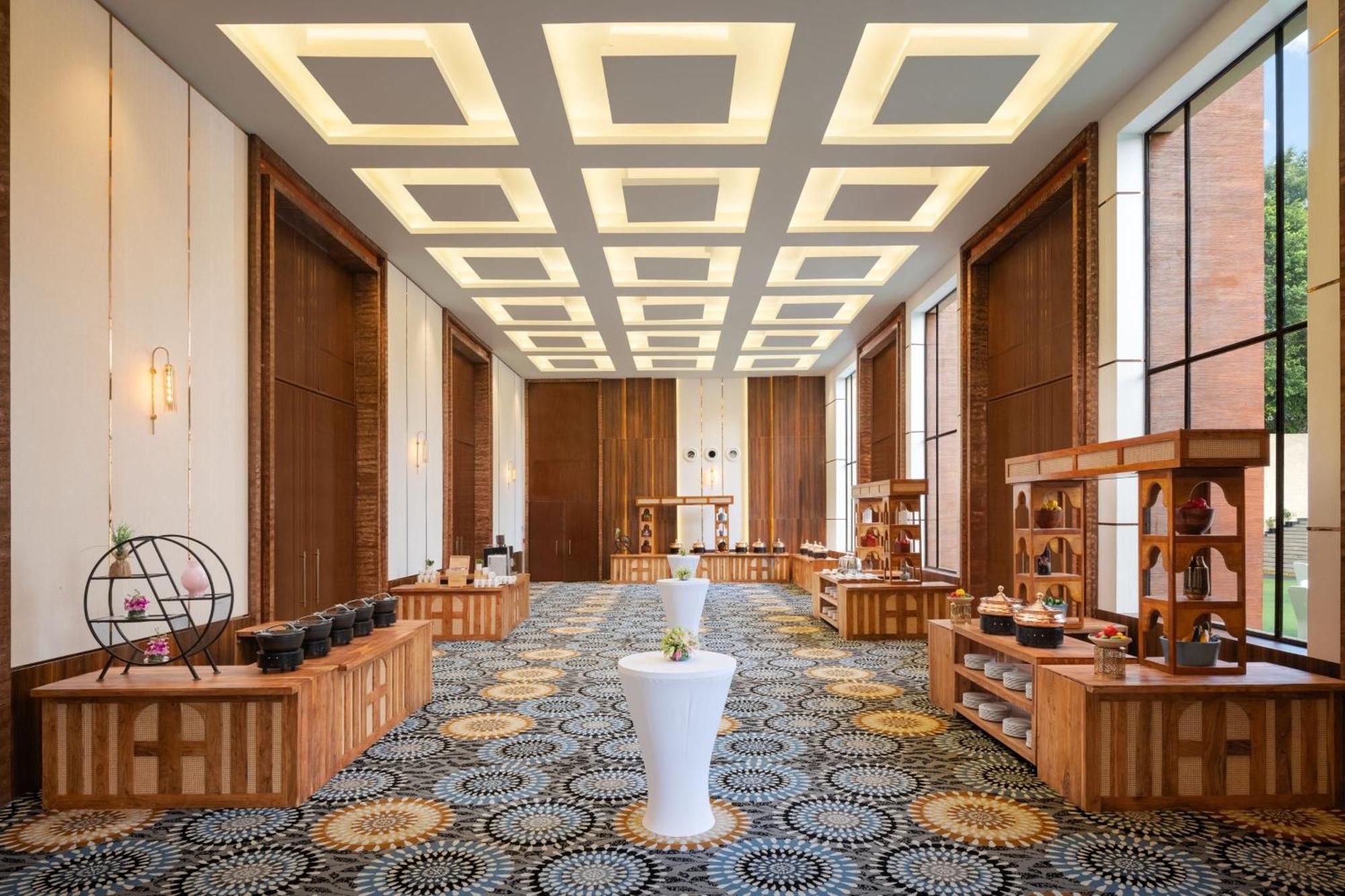 Le Meridien Gurgaon, Delhi NCR Exterior foto